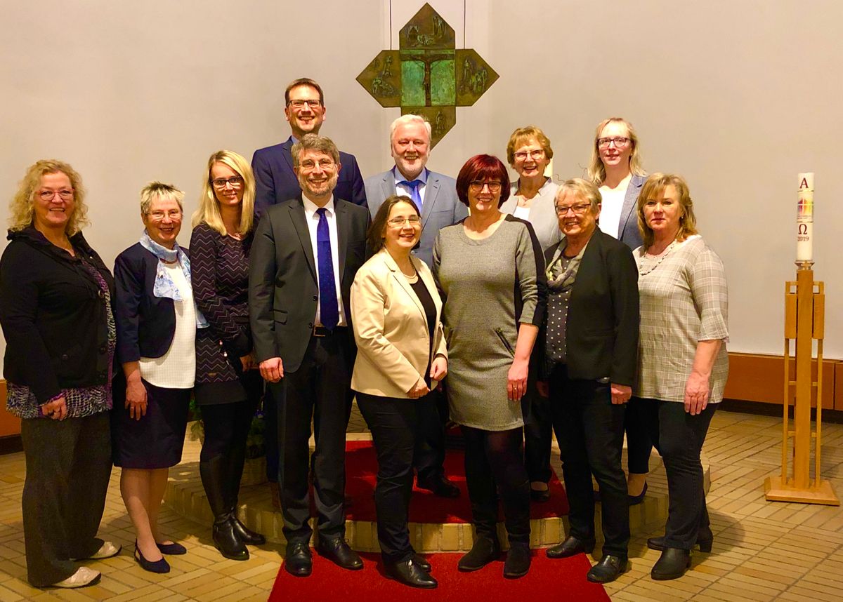 Unser neues Pfarrerehepaar Schönfeld und der Kirchenvorstand beim Einführungsgottesdienst am 02. Februar 2020